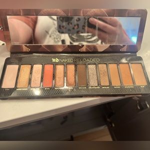 NAKED Reloaded pallet -